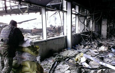 Аэропорт Донецка снова под обстрелом, погибли три бойца