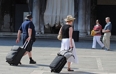 За чемоданы на колесиках в Венеции будут штрафовать
