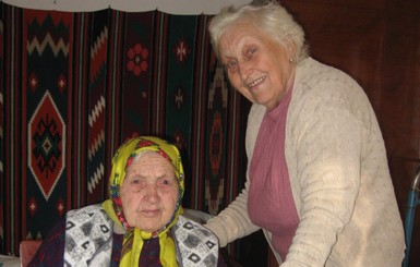103-летняя знахарка убежала от войны, чтобы снова исцелять людей
