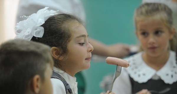 Киевские родители об отмене бесплатного питания в школах: 