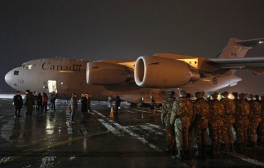 В Украину доставили военную помощь от Канады
