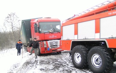 В Запорожской области из-за непогоды пришлось перекрыть трассу