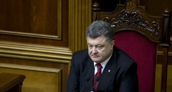 Порошенко рассказал о ситуации в зоне АТО, пенсионных турах и  давлении на Украину