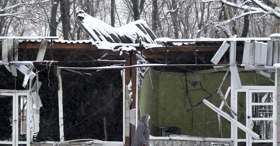 Донецк встретил зиму под обстрелом