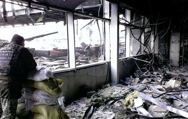 Бирюков: В аэропорту Донецка не стихают ожесточенные бои, погибли бойцы