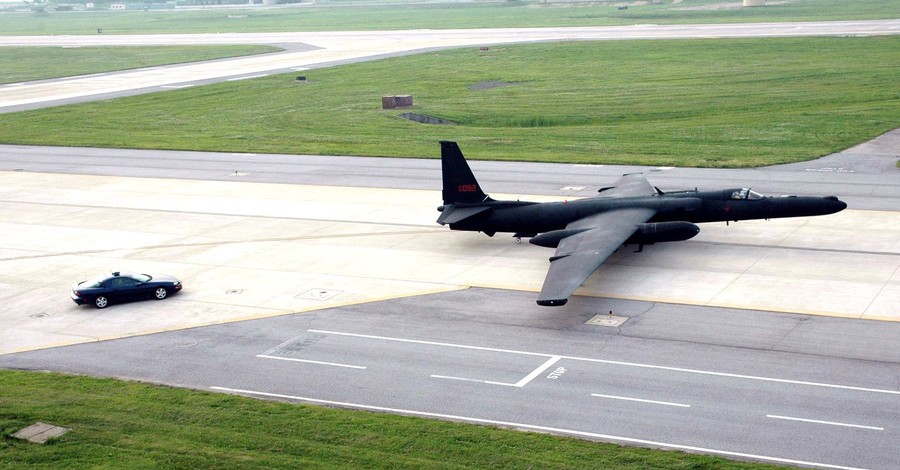 Неизвестный открыл огонь на американской авиабазе в Корее
