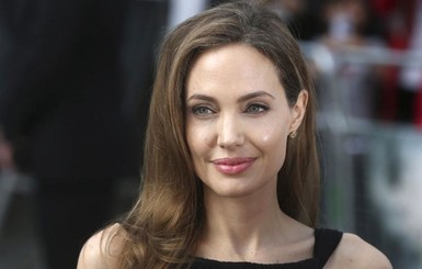 Анджелина Джоли попала в аварию