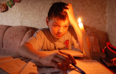 Отключения электричества: в детских садиках сидят без горячей еды и в темноте