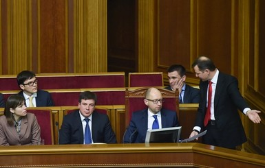 Яценюк и новые министры приняли присягу