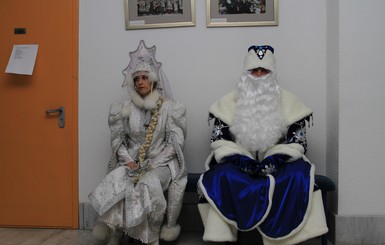 Деды Морозы в Харькове подешевели и освоили баяны