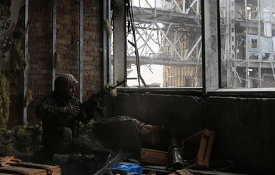 Пресс-центр АТО: Украинских военных снова обстреляли в аэропорту Донецка