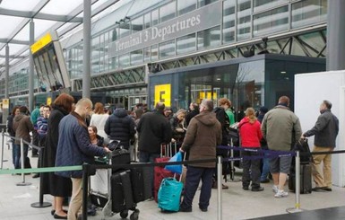 Компьютерная поломка привела к отмене всех рейсов в аэропортах Лондона