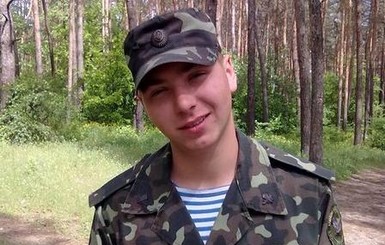 Мама бойца, который разбился под Луганском в ИЛ-76, исполнила мечту сына  - прыгнула с парашютом