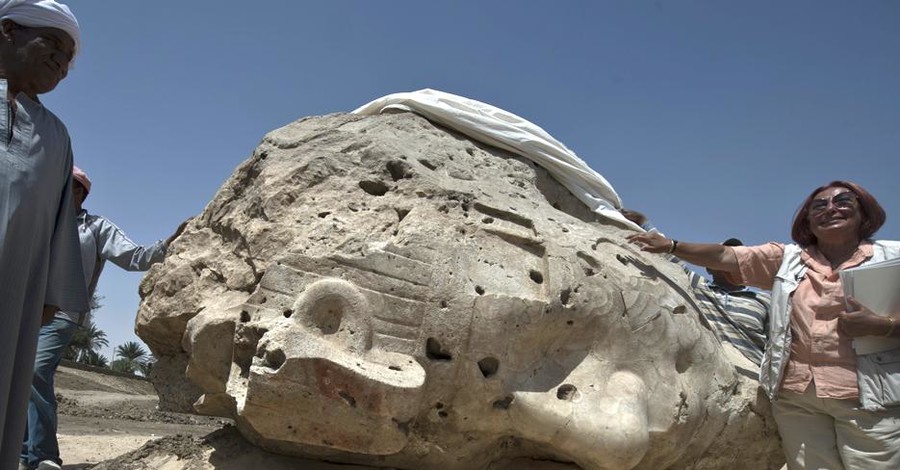 В Египте восстановили уничтоженную три тысячи лет назад статую фараона  