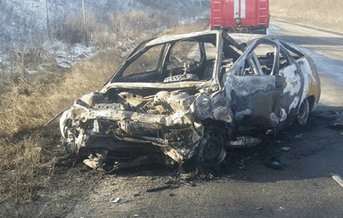 Автокатастрофа на трассе в Луганской области: ВАЗ выскочил на встречку, погибли 7 человек