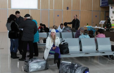 Аэропорты Днепропетровска и Харькова откроют до конца дня