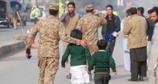 В теракте в пакистанском Пешаваре погибли более 130 детей