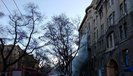 В Одессе горит колледж экономики и права
