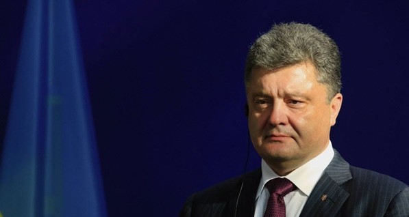 Порошенко официально предложил Верховной Раде отказаться от внеблокового статуса