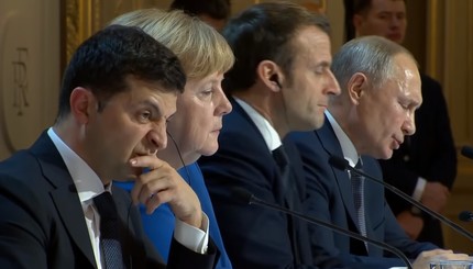 Мимика Зеленского во время речи Путина, Меркель и Макрона