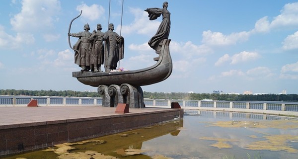 Ладья с основателями Киева может оказаться в парке ООН 