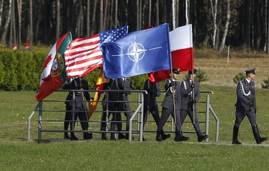 Шагаем в НАТО не спеша