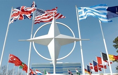 Украина отказалась от нейтралитета и объявила курс на НАТО
