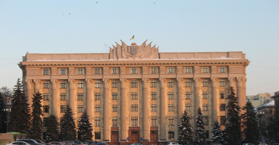 Харьковскую мэрию защищают от активистов