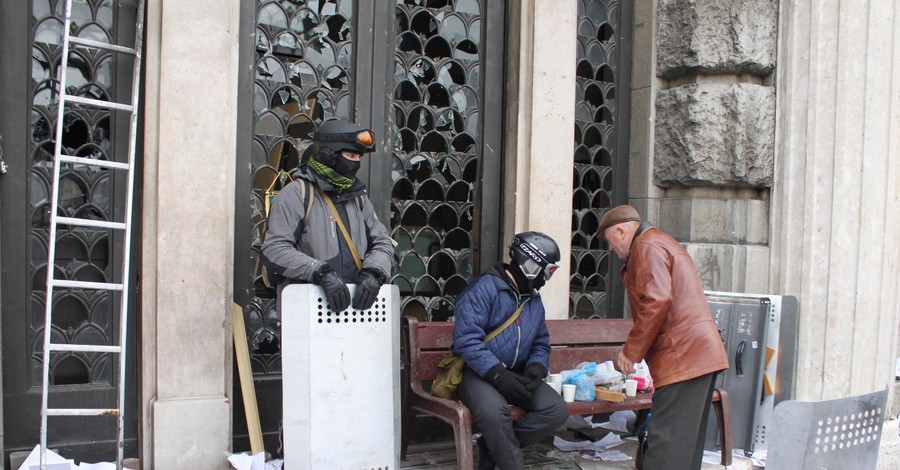 Что принес Львову 2014-й: Ночь гнева,  граната для мэра и гламурный бездомный