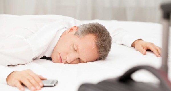 Ученые предупреждают: использование гаджетов вечером портит сон