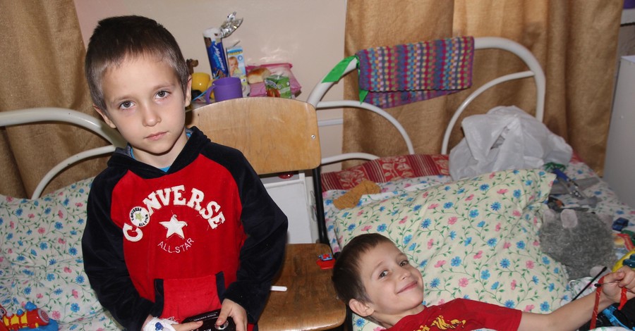 Раненые дети из Авдеевки записали видео-послание маме