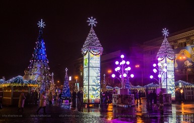 Харьков в новогодние праздники: как будут работать банки, доставка еды и транспорт
