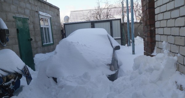 Днепропетровскую область замело снегом