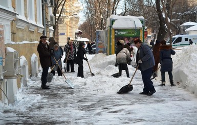 Электротранспорт в Одессе ходить не будет: на работу идут пешком