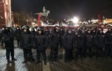 В Москве арестовали 170 активистов, Навального увезли домой