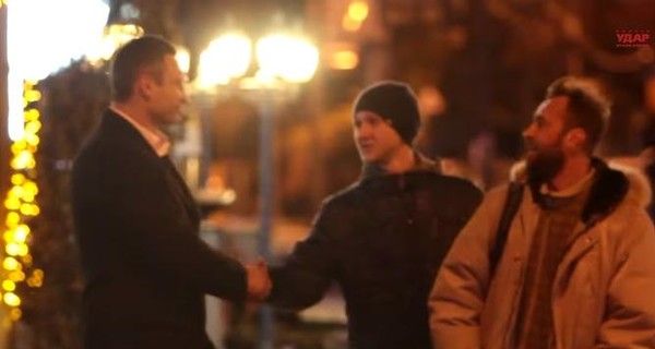 Виталий Кличко прогулялся по Киеву и снял новогодний клип