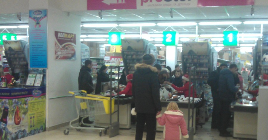 В Днепропетровских супермаркетах – очередь за мандаринами
