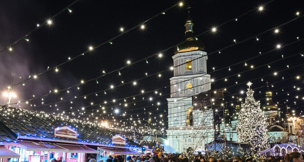 На Софийской площади Киева началась встреча Нового года