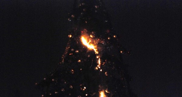 В Ивано-Франковской области в Новый год тушили главную елку