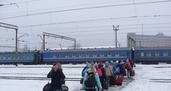 Из Донбасса на Западную Украину уехал поезд детей