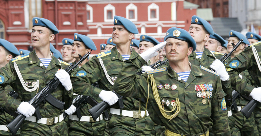 Путин разрешил иностранцам служить в российской армии 