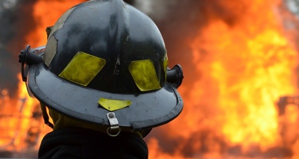 За сутки пожарные спасли из огня 8 человек