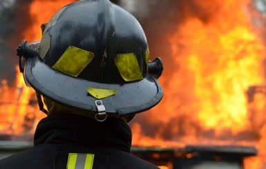 За сутки пожарные спасли из огня 8 человек