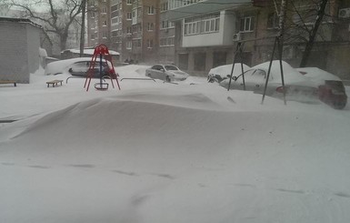 Донецк заметает снегом