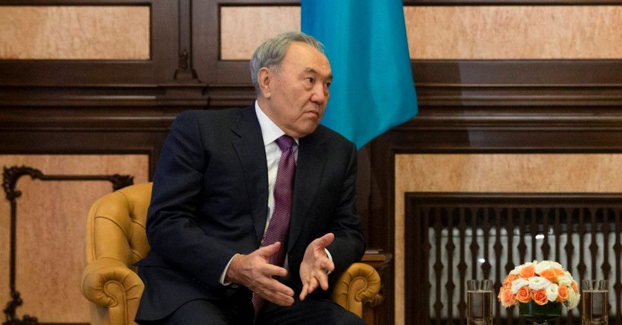 Президент Казахстана проведет с Меркель переговоры по Украине