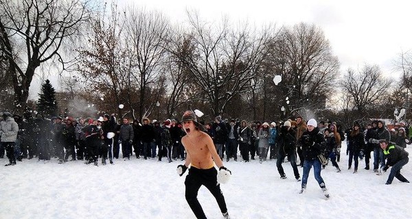 В Днепропетровске возрождают снежные битвы