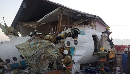 В Казахстане разбился пассажирский самолет