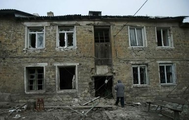 Москаль: Станицу Луганскую обстреливают из артиллерии и минометов