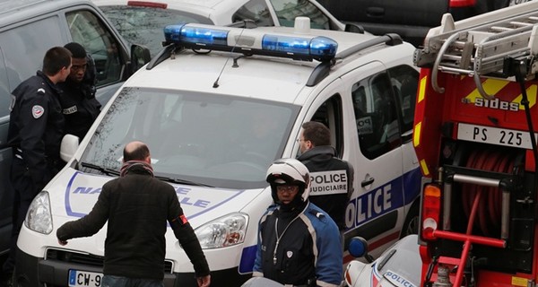 СМИ: одного из полицейских, расследовавших теракт в Париже, нашли мертвым