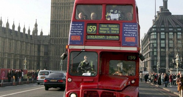 В Лондоне на сутки остановились все автобусы